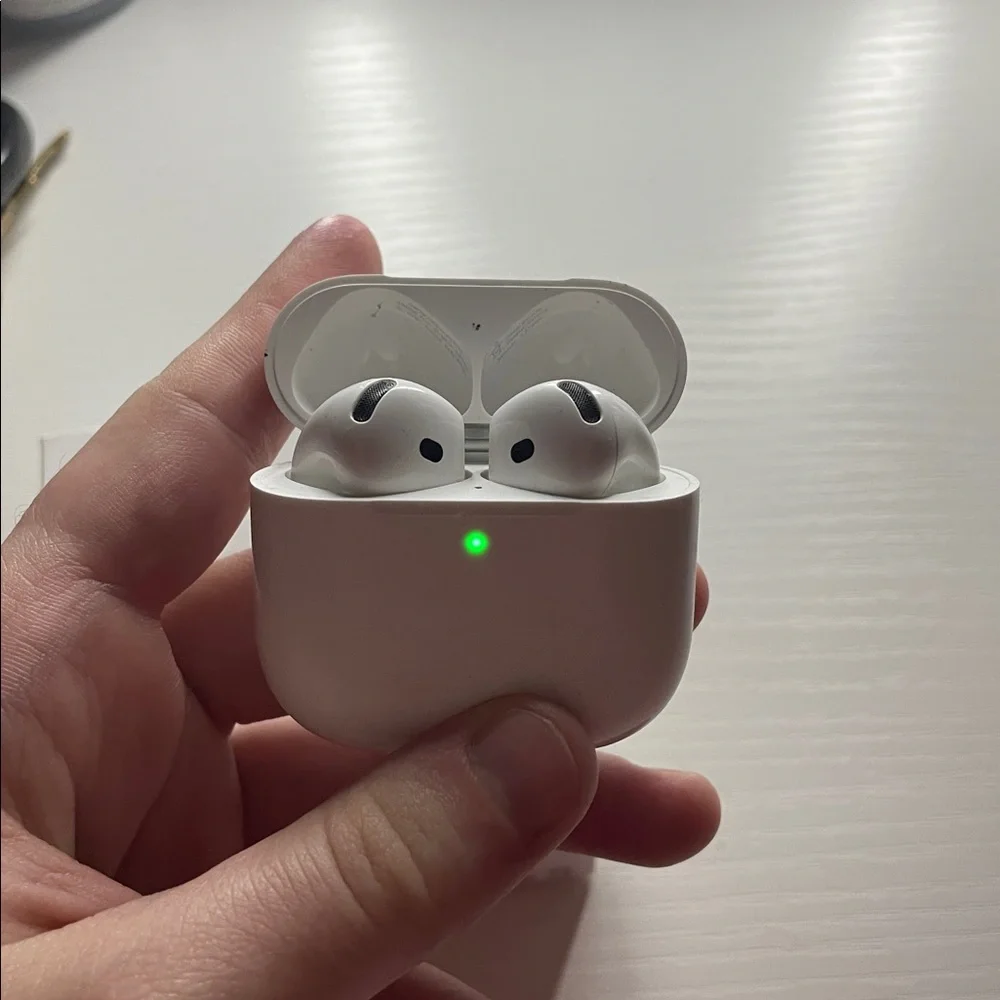 Apple Wireless Earbuds with Charging Case - White